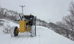 Kars’ta Kardan Kapanan 32 Köy Yolunda Çalışmalar Sürüyor