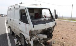 Kavşakta Otomobil İle Kamyonet Çarpıştı: 1 Ölü, 1 Yaralı