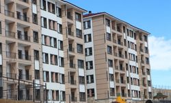 Karlıova'da Yapılan Deprem Konutları Yapılan Kura İle  Sahiplerine Teslim Edildi