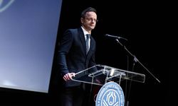 Macaristan: AB Rus Petrolü Yasağını Derhal Bitirmeli