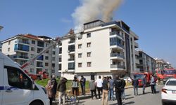 Manisa'da 4 Katlı Binada Yangın Çıktı