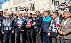 Memur-Sen’den Büyükelçilik Önünde Tepki: ''Savaşa Hayır''