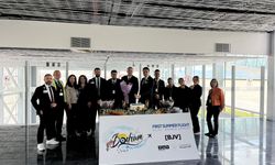 Bodrum Havalimanı’nda Sezonun İlk Misafirleri Çiçeklerle Karşılandı