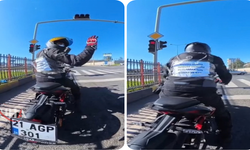 Sürücülerden Motosikletli Sürücüye Kornalı Doğum Günü