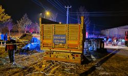 İki Araç Çarpıştı, 5 Kişi Yaralanma Bildirildi