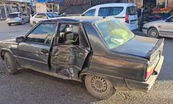 Otomobil ile Motosiklet Çarpıştı: 1 Yaralı