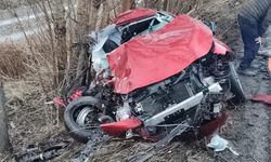 Otomobil Şarampole Uçtu 2 Ölü 5 Yaralı