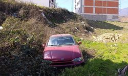 Otomobil Şarampole Uçtu: Baba Ve Oğlu Yaralandı