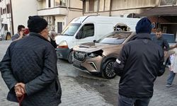 Fren Yerine Gaz Pedalına Basan Sürücü 5 Araca Çarptı