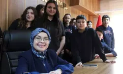 Doğuştan Engelli Tuğba Azmiyle Memurdan Öğretmenliğe Yükseldi