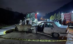 İş Makinesine Çarpan Otomobilde Acı Son
