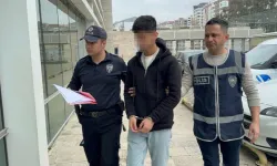 Samsun'da Yan Bakma Kavgasında 17 Yaşındaki Çocuk Boynundan Bıçaklandı