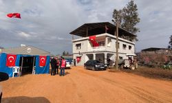 Şehit Uzman Çavuşun Hatay’daki Baba Ocağı Türk Bayraklarıyla Donatıldı