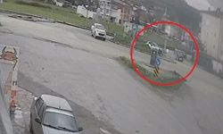 Hafif Ticari Araç İle Otomobil Çarpıştı