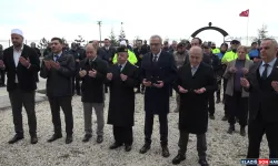 Elazığ Valisi Hatipoğlu Arifede Şehitlikleri Ziyaret Etti