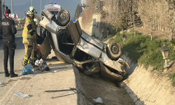 Kütahya'da Can Pazarı: Kanala Düşen Araç Takla Attı: 5 Yaralı