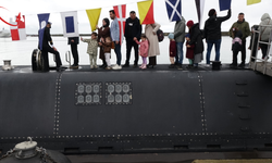 Karadeniz’in Derinliklerinden Trabzon Limanı’na: TCG Preveze’ye Çocuk Akını