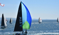 Çanakkale Boğazı’nda Görsel Şölen: 'Tarihe Saygı' İçin Yelken Açtılar