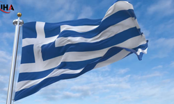 Atina’da Silahlı Saldırı Dehşeti: 5 Yaralı, 89 Yaşındaki Şüpheli Aranıyor