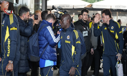 Kayseri'de Fenerbahçe Coşkusu: Taraftarlar Kafileyi Yalnız Bırakmadı