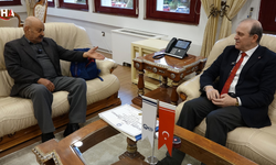 Trabzon'da 77 Yaşındaki Mezun Rektörlükte Ağırlandı