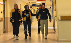 Fabrikada Kesim Yaparken Gözüne Ağaç Parçası Girdi