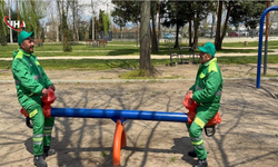 Bursa'da Temizlik İşçilerinin Tahterevalli Keyfi