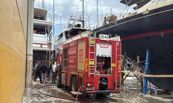 Trabzonspor Eski Kulüp Başkanı’na Ait Tekne Tersanede Yandı