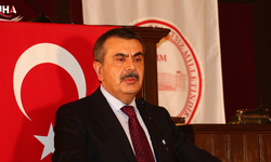 Bakan Tekin Çocuklarla Birlikte TBMM'ye Yürüdü