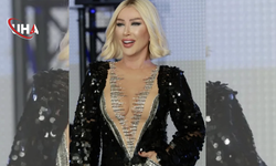 Seda Sayan’dan Kadınlara Tavsiye: Köpekler Gibi Çalışın, Kraliçeler Gibi Yeyin