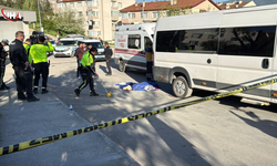 Servis Minibüsünün Çarptığı Küçük Aybars Hayatını Kaybetti