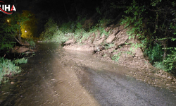 Trabzon'da Korkutan Heyelan! Dev Kayalar Yola İndi, Ortahisar’da Ulaşım Felç Oldu