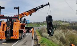 Eyüpsultan’da Bir Araç Ormanlık Alana Uçtu