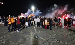 Galatasaray’ın Derbi Galibiyeti İzmir’de Coşkuyla Kutlandı