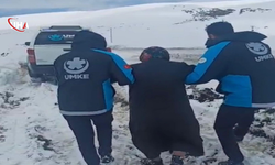 Yolu Karla Kaplı Köyde Kurtarma Operasyonu: Ekipler Hastaya Ulaştı