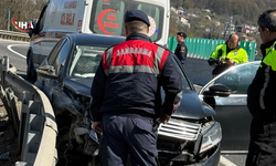 Bolu Dağı’nda Nefes Kesen Kovalamaca: Çalıntı Araç Bariyerlere Çarparak Durabildi