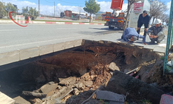 Siirt’te Korkutan Çökme: Kaldırım Göçtü, Yol Trafiğe Kapandı