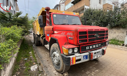 Kendi Kendine Hareket Etti: Kamyon Kaldırımdaki Yayayı Ezdi