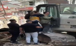 Gaziosmanpaşa’da İş Kazası: Kopan Parça Kepçe Operatörünü Yaraladı