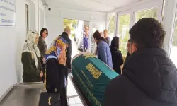 Mehmet Ali Erbil'in Acı Günü: Annesi Yurdagül Eken İzmir'de Toprağa Verildi