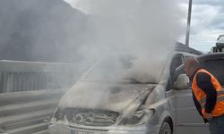 Bolu'da Seyir Halindeki Minibüste Yangın Çıktı