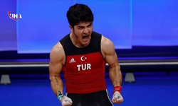 Bakan Bak, Furkan Özbek’i Tebrik Etti