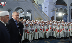 Çamlıca’da Tarihi İcazet: 333 Hafız Belgelerini Cumhurbaşkanı Erdoğan’dan Aldı