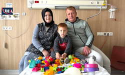 3 Yaşındaki Göktuğ Kalp Nakli Beklerken İlaçla Hayata Tutundu