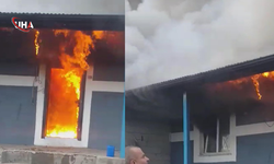 Kars'ta Tek Katlı Ev Yangında Kullanılamaz Hale Geldi