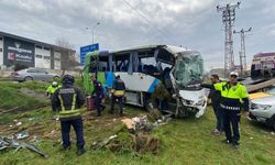 Lise Öğrencisinin Kazada Kopan Kolu Başarıyla Dikildi