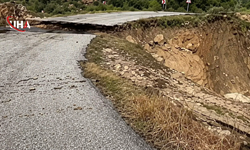 Mersin'de Sağanak : Yol Çöktü, Tarım Arazileri Su Altında