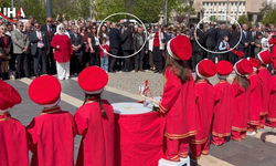 Mehteran Çaldı,CHP’li Üyeler Arkasını Döndü:Gazi Şehir’de 23 Nisan Gerginliği