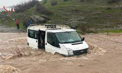 Siirt'te Yol Kapatan Sel Can Aldı: Kalp Krizi Geçiren Kadın Kurtarılamadı