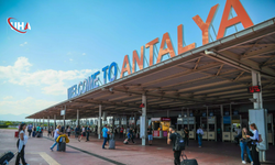 Antalya Havalimanı’nda Dev Rekor: Yolcu Trafiği 3 Milyonu Geçti